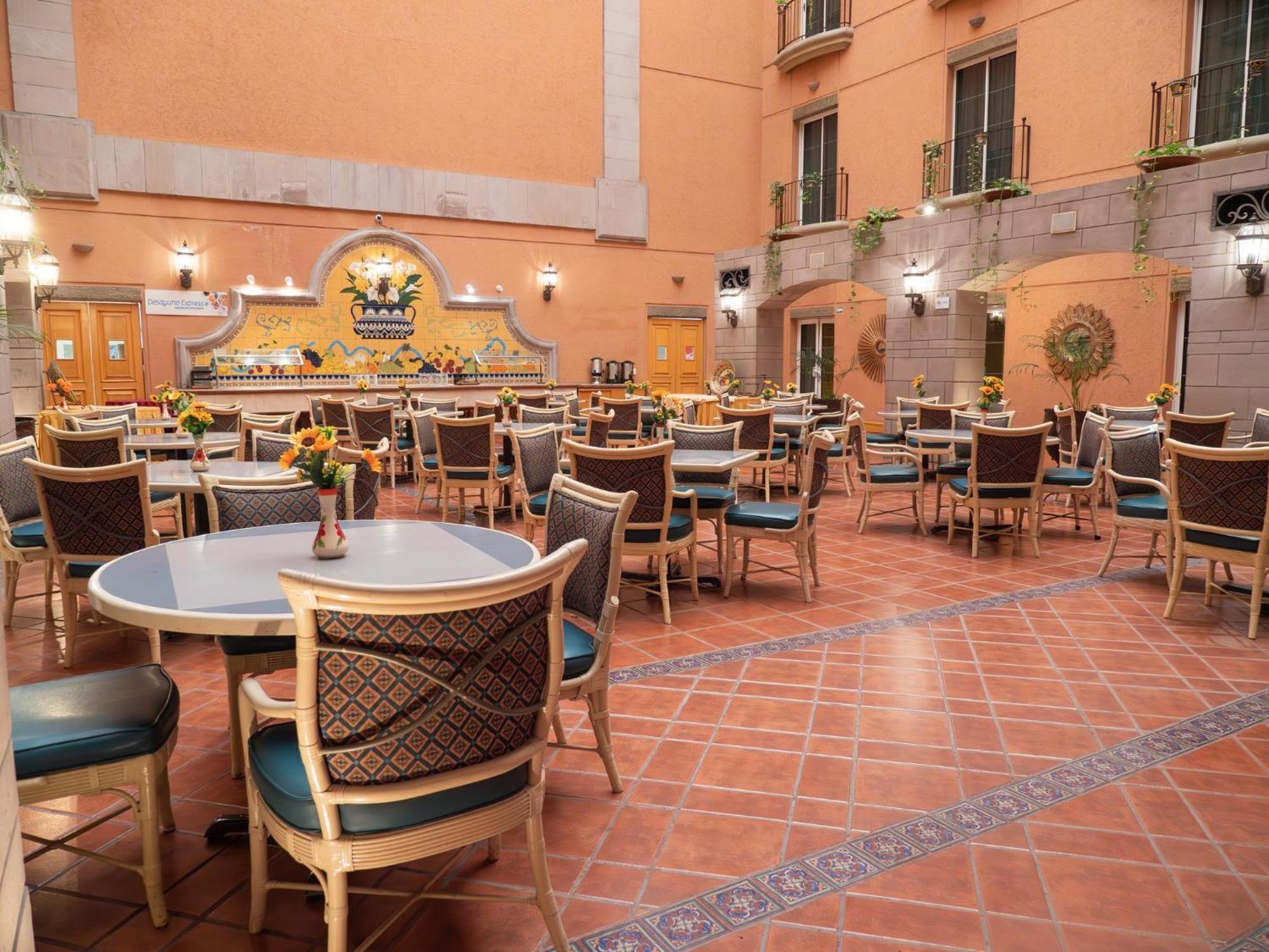 Holiday Inn Express Silao-Aeropuerto Bajio By Ihg Exterior foto